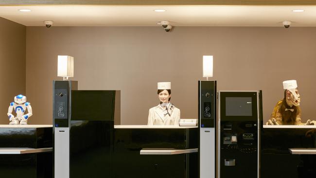 Robot-Reception-Hotel-Checkin