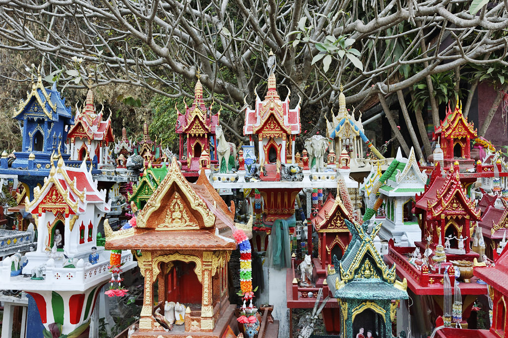 Thailand-Spirit-Houses