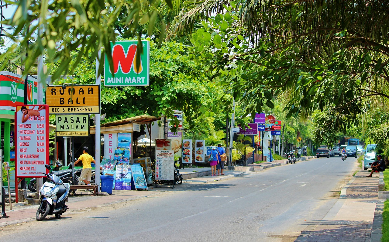 Lovina-Street-Bali